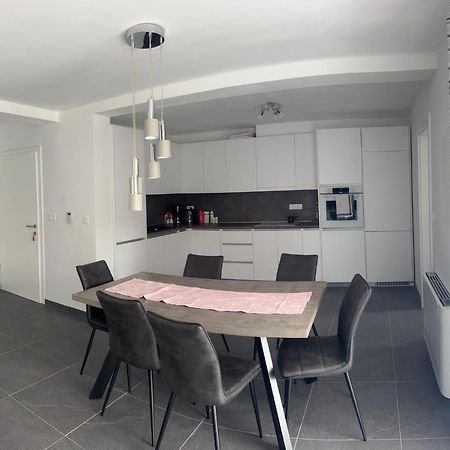Apartmani Lana Rab Town Zewnętrze zdjęcie