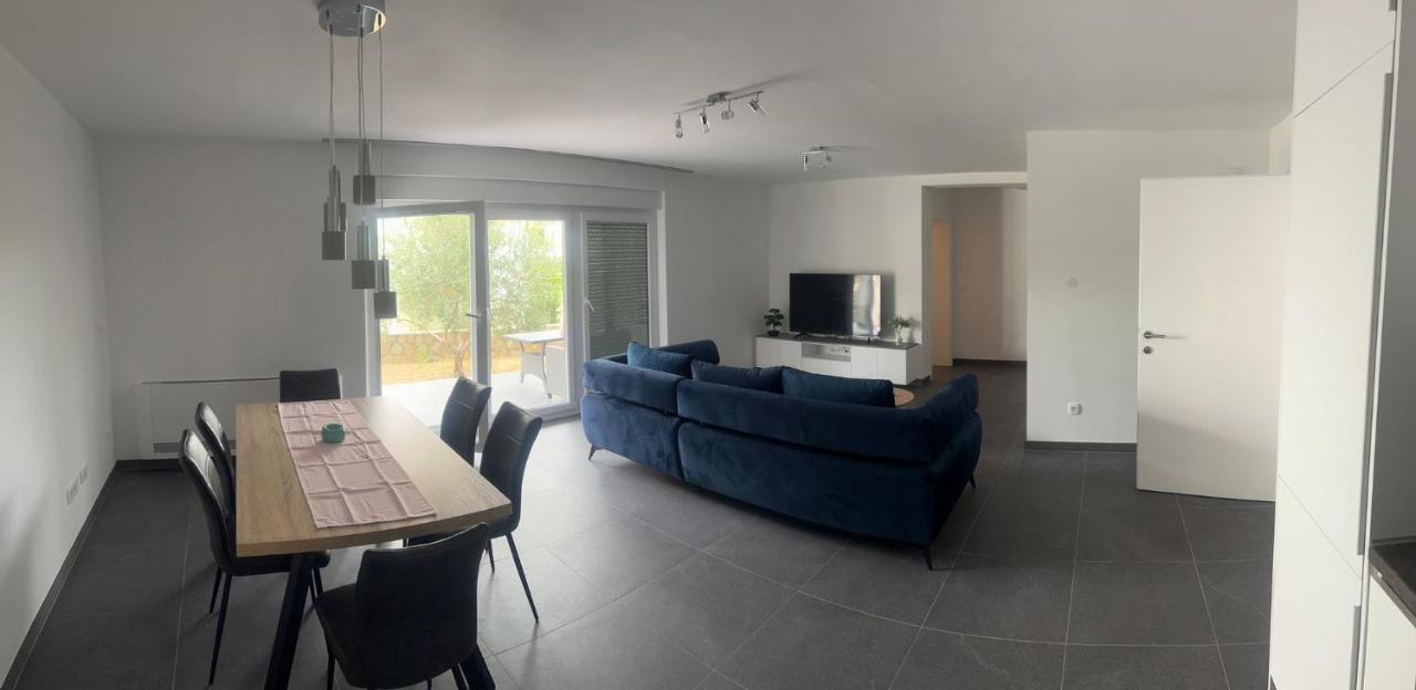 Apartmani Lana Rab Town Zewnętrze zdjęcie